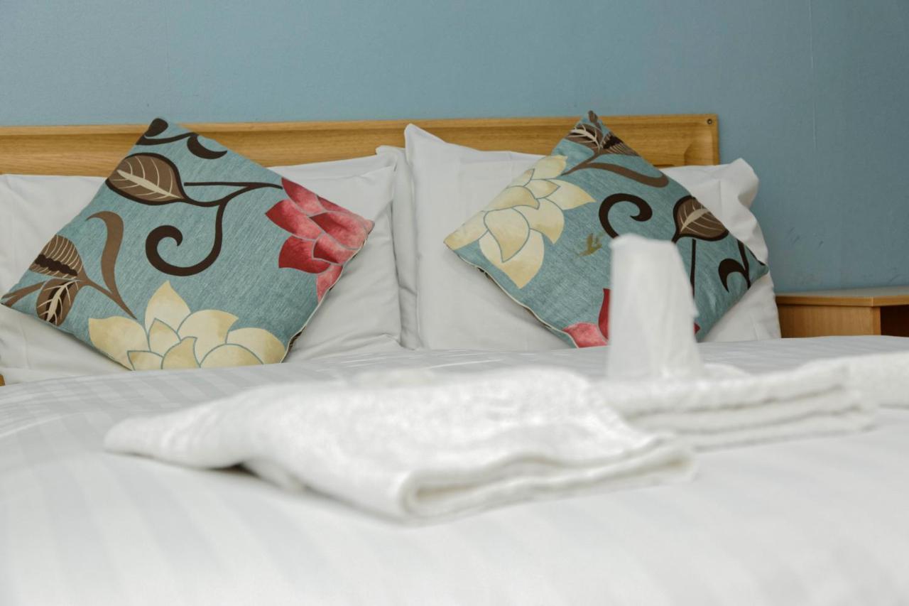 Sand Bay Holiday Village - Adults Only Weston-super-Mare Zewnętrze zdjęcie