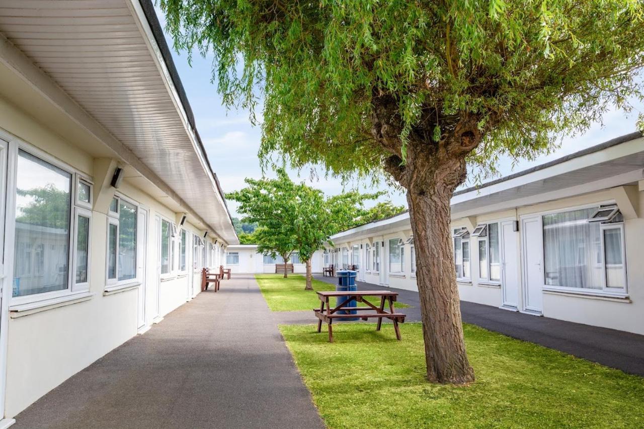Sand Bay Holiday Village - Adults Only Weston-super-Mare Zewnętrze zdjęcie
